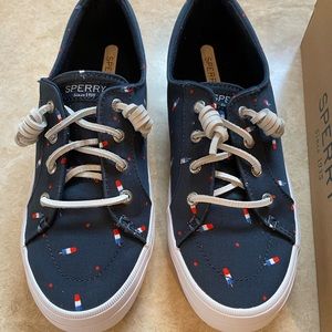 Sperry Crest Vibe Popsicle Navy Sneakers, size 7.5, NEW in box